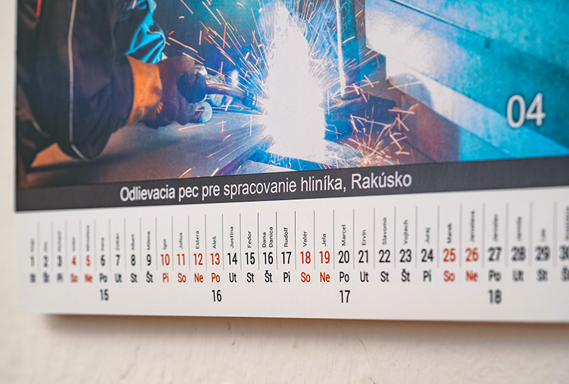 foto z nástenného kalendára zameraného na zváranie, Strojárska firma